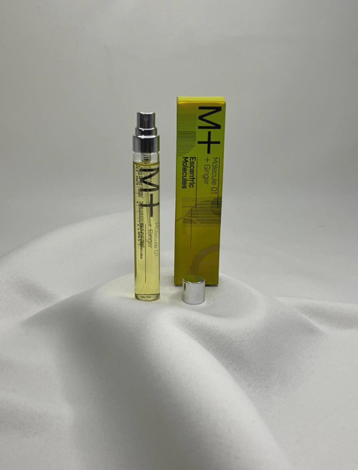 Escentric Molecules Molecule 01 + Ginger